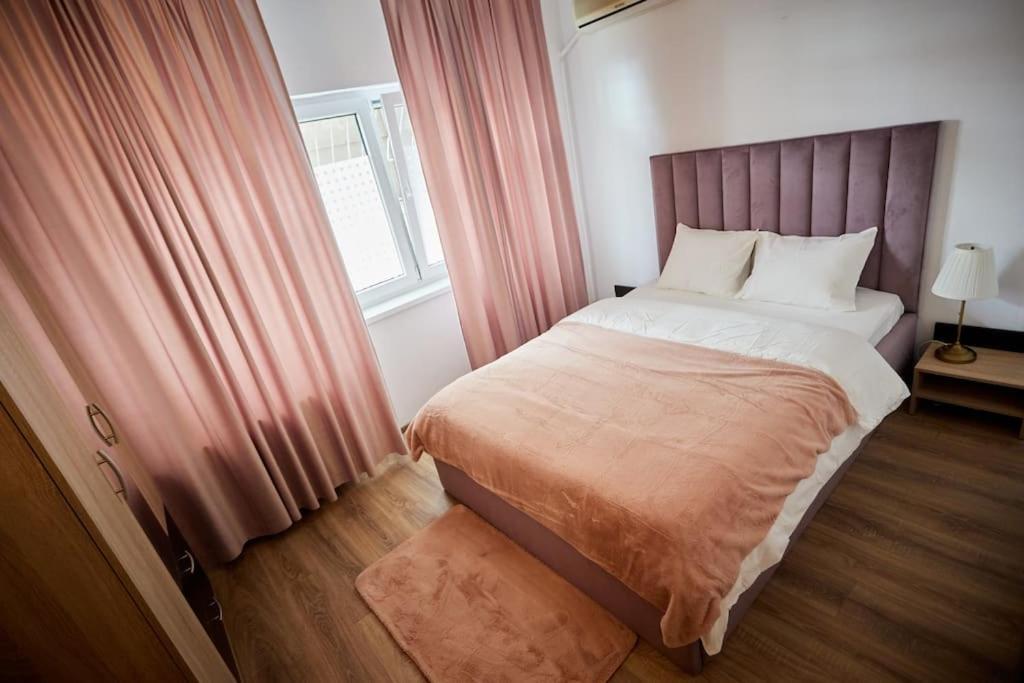Queen Apartment Athenee Bukarest Kültér fotó